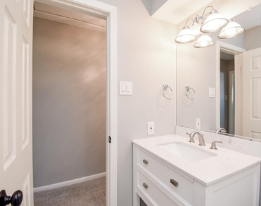 207 Granberry Street - Photo Thumbnail 27