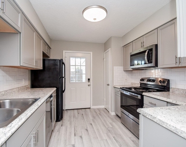 207 Granberry Street - Photo Thumbnail 9
