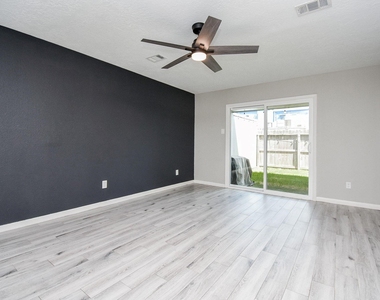 207 Granberry Street - Photo Thumbnail 21