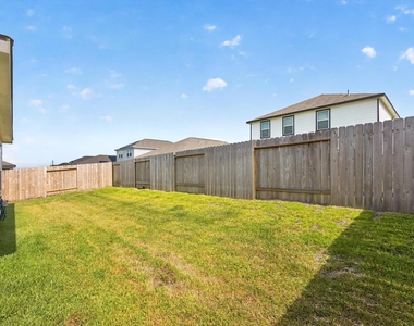 31318 Gayle Prairie Oaks Street - Photo Thumbnail 3