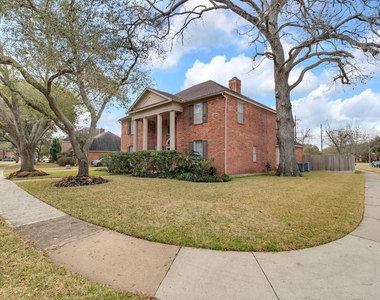 4410 Heatherwilde Street - Photo Thumbnail 3