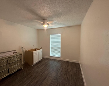 707 S 2nd Street - Photo Thumbnail 6