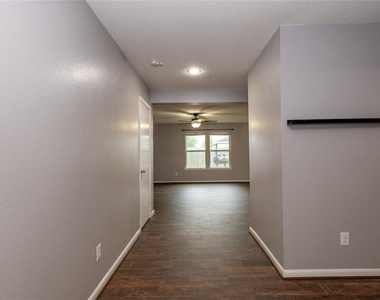 2562 Skyview Point Drive - Photo Thumbnail 14