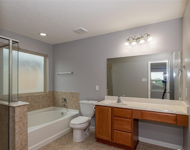 2562 Skyview Point Drive - Photo Thumbnail 17