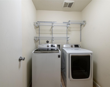 2562 Skyview Point Drive - Photo Thumbnail 20