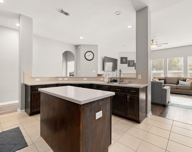 16218 Saxon Hollow Lane - Photo Thumbnail 17