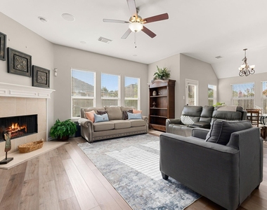 16218 Saxon Hollow Lane - Photo Thumbnail 5