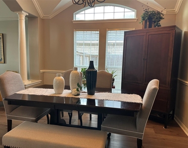 16218 Saxon Hollow Lane - Photo Thumbnail 7