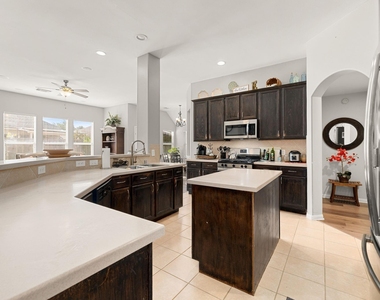 16218 Saxon Hollow Lane - Photo Thumbnail 16