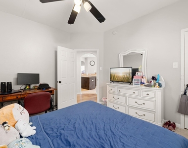16218 Saxon Hollow Lane - Photo Thumbnail 27