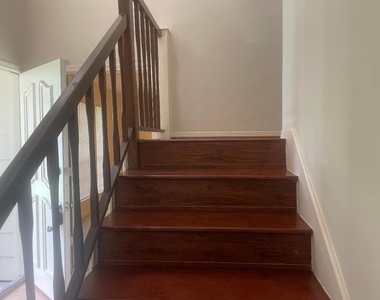 2127 Woodland Springs Street - Photo Thumbnail 11