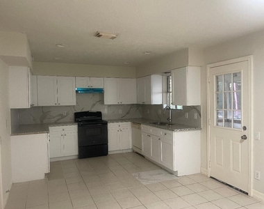 2127 Woodland Springs Street - Photo Thumbnail 6