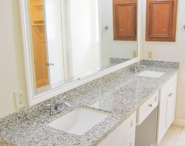 2127 Woodland Springs Street - Photo Thumbnail 8
