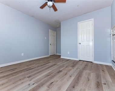 20106 Lakespire Drive - Photo Thumbnail 25