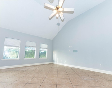 20106 Lakespire Drive - Photo Thumbnail 12