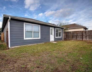 718 Remwick Drive - Photo Thumbnail 14