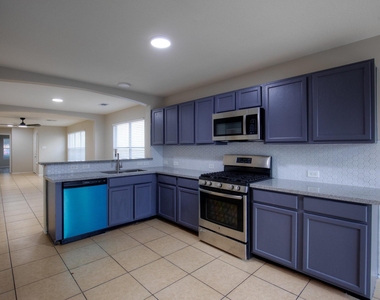 718 Remwick Drive - Photo Thumbnail 1