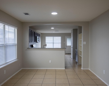 718 Remwick Drive - Photo Thumbnail 6