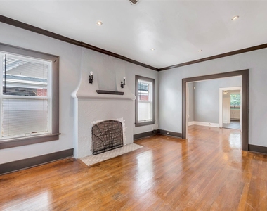 2511 Barbee Street - Photo Thumbnail 2