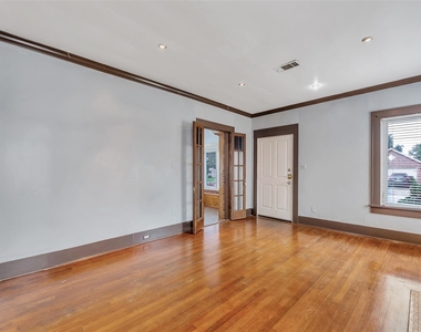 2511 Barbee Street - Photo Thumbnail 4