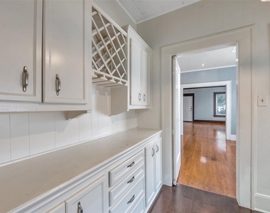 2511 Barbee Street - Photo Thumbnail 9