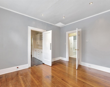 2511 Barbee Street - Photo Thumbnail 6