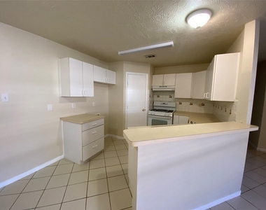 311 Willowick Street - Photo Thumbnail 5