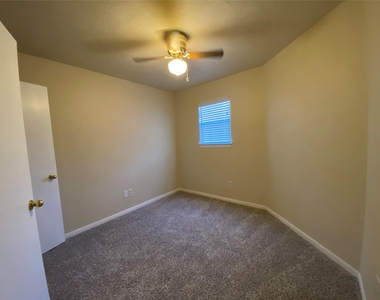 311 Willowick Street - Photo Thumbnail 9