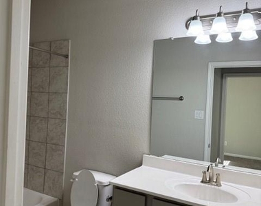 169 Camelot Place Court - Photo Thumbnail 18