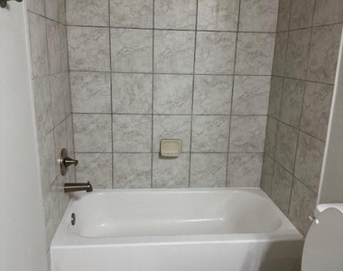 169 Camelot Place Court - Photo Thumbnail 21