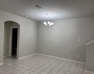169 Camelot Place Court - Photo Thumbnail 7