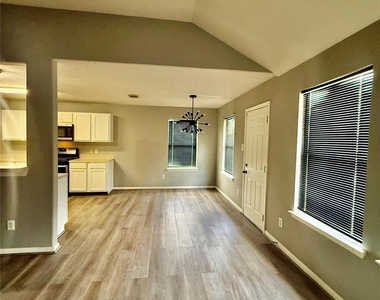 6506 Beeston Hill Drive - Photo Thumbnail 9