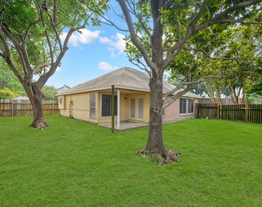 8614 Windell Lane - Photo Thumbnail 11