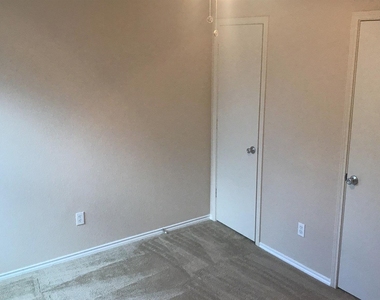 18114 Valebluff Lane - Photo Thumbnail 9