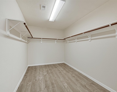 11610 Wingborne Lane - Photo Thumbnail 19