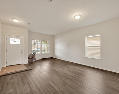 11610 Wingborne Lane - Photo Thumbnail 4