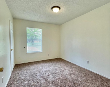 119 Stanford Street - Photo Thumbnail 7