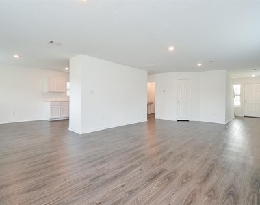5434 Logan Dale Drive - Photo Thumbnail 6