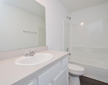5434 Logan Dale Drive - Photo Thumbnail 16
