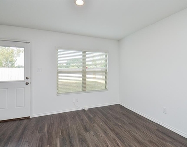 5434 Logan Dale Drive - Photo Thumbnail 7