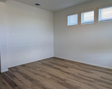 14024 Granger Pointe Lane - Photo Thumbnail 4