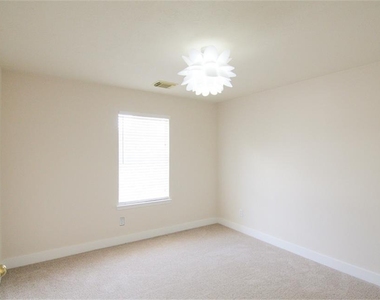 10110 Farrell Drive - Photo Thumbnail 23