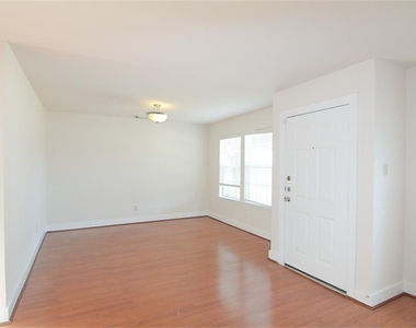 10110 Farrell Drive - Photo Thumbnail 3