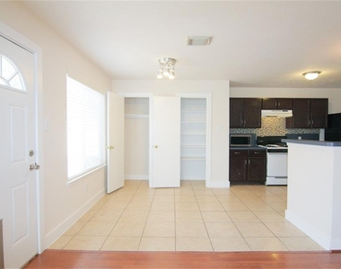 10110 Farrell Drive - Photo Thumbnail 7