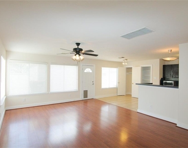 10110 Farrell Drive - Photo Thumbnail 9