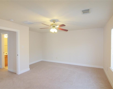 10110 Farrell Drive - Photo Thumbnail 16