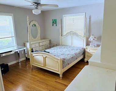 5617 Sw Flack Drive - Photo Thumbnail 8