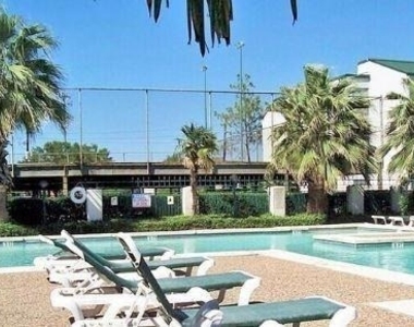 2816 S Bartell Drive - Photo Thumbnail 5