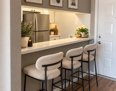 2816 S Bartell Drive - Photo Thumbnail 1