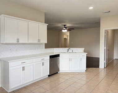 2131 Pickwick Pines Drive - Photo Thumbnail 3